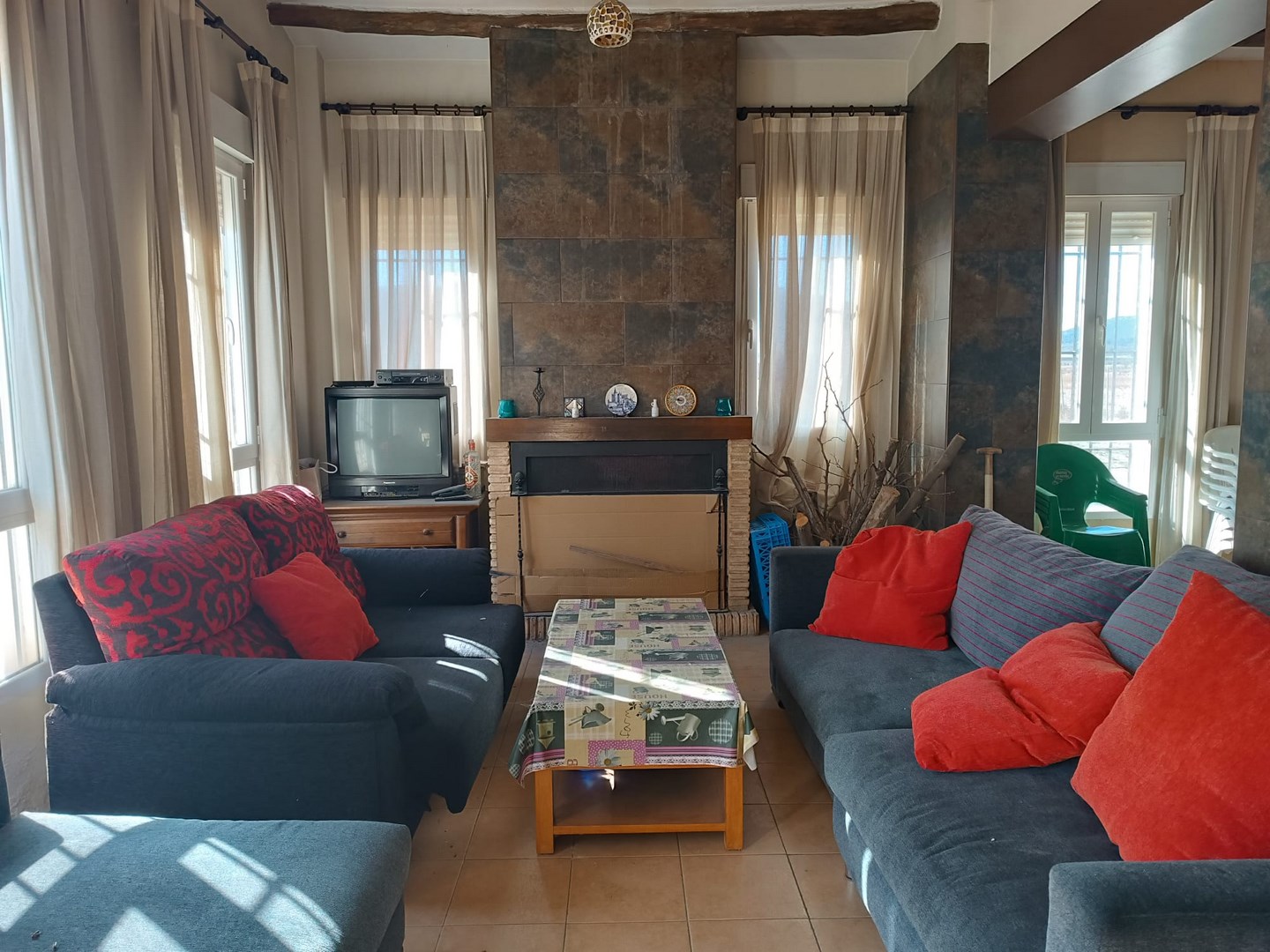 Pool area in villa for sale in Yecla