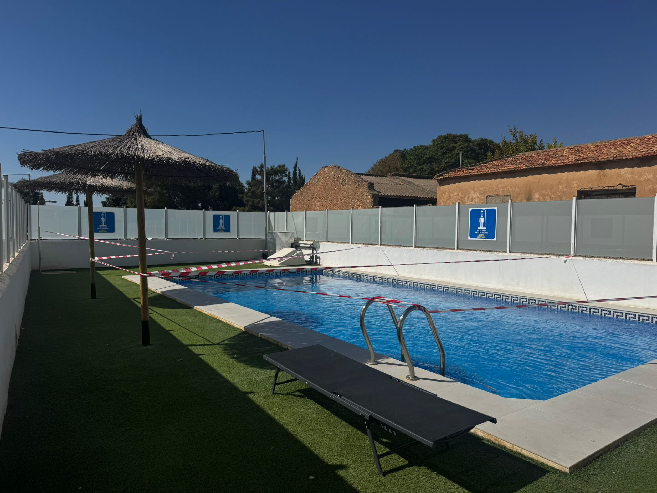 Pool area in villa for sale in Torre Pacheco