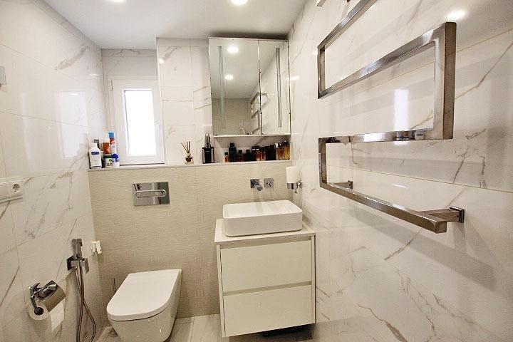 Pool area in apartment for sale in Torrevieja