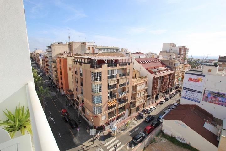 Bedroom in apartment for sale in Torrevieja