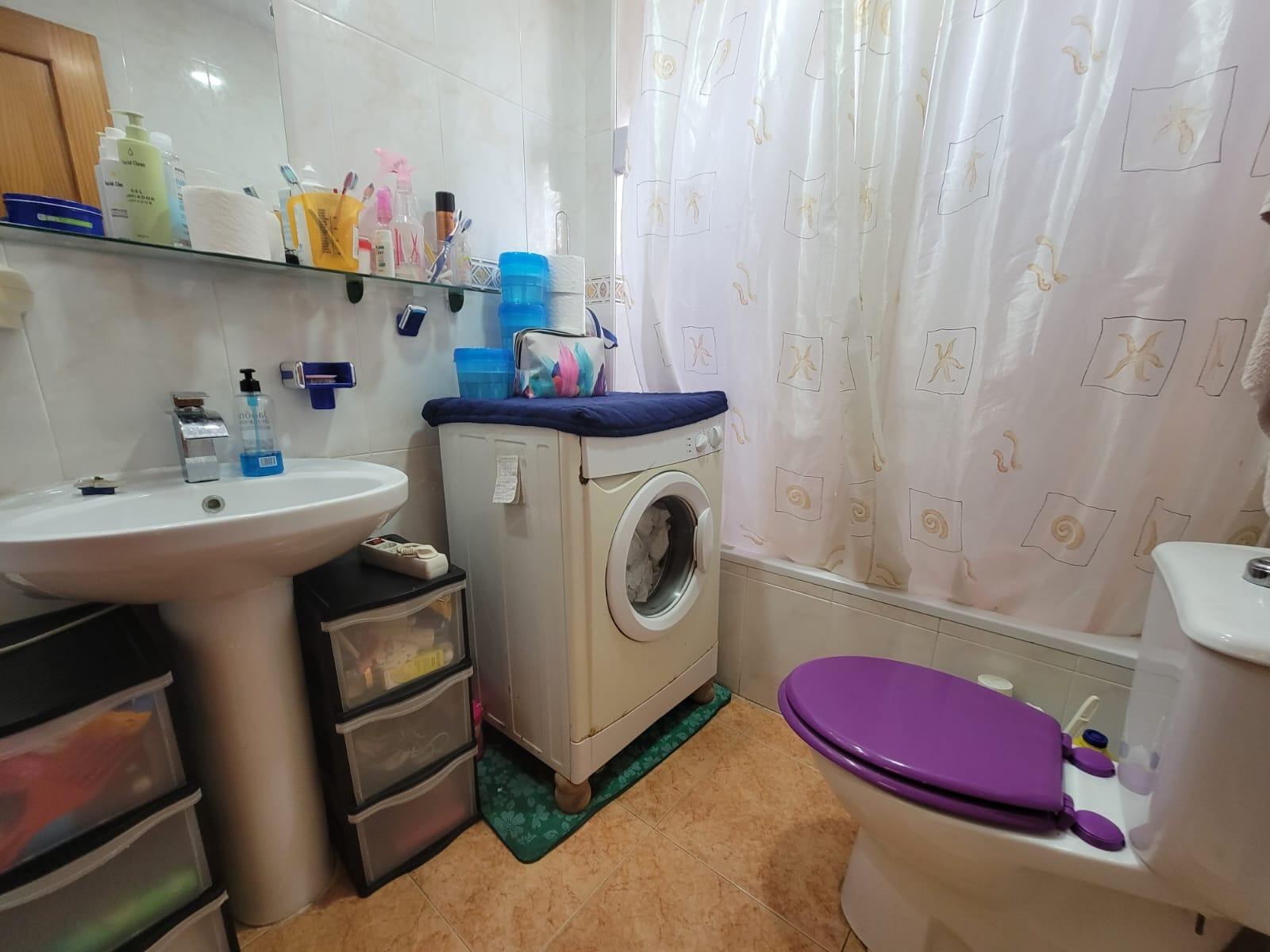 Bedroom in apartment for sale in Torrevieja