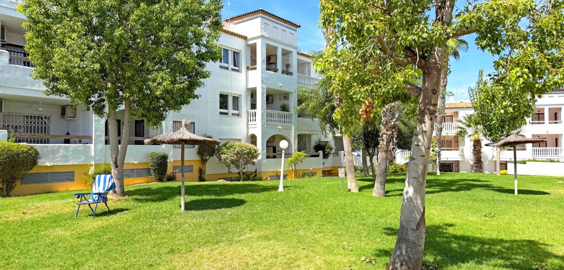 Master bedroom in apartment for sale in Orihuela Costa