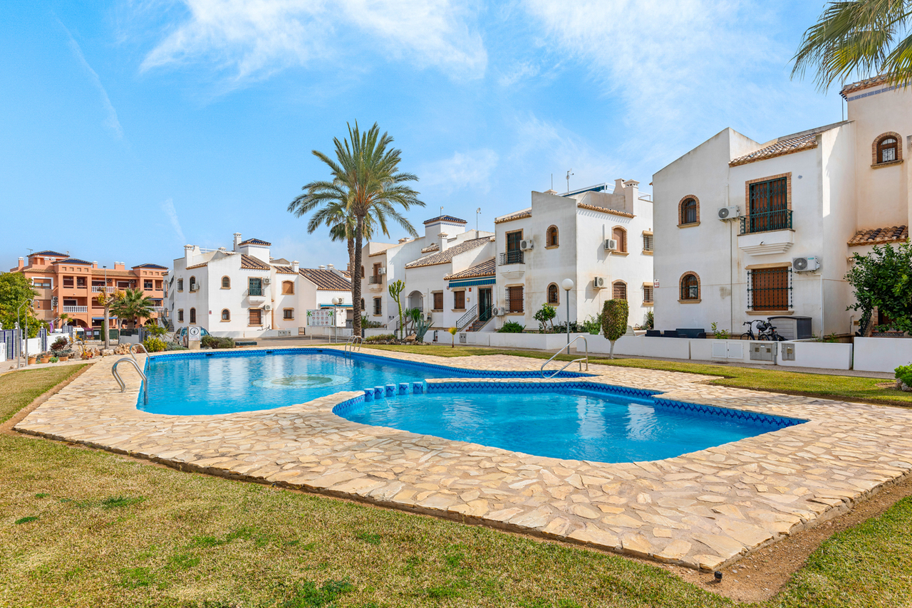 Spectacular Penthouse Apartment for sale with a private 95m2 solarium located in the brand new compl