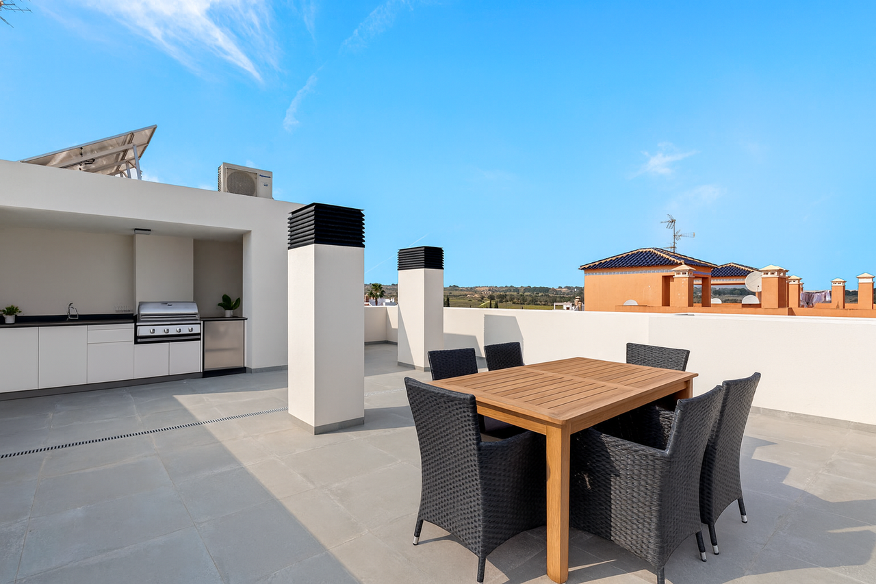Garden in penthouse for sale in Villamartin