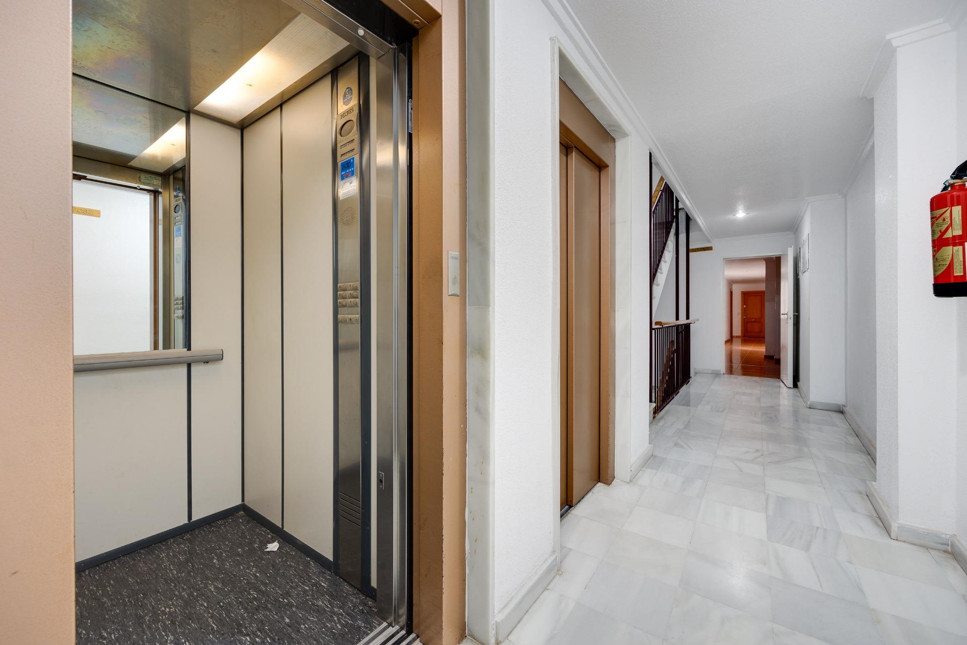 Dining area in apartment for sale in Guardamar del Segura