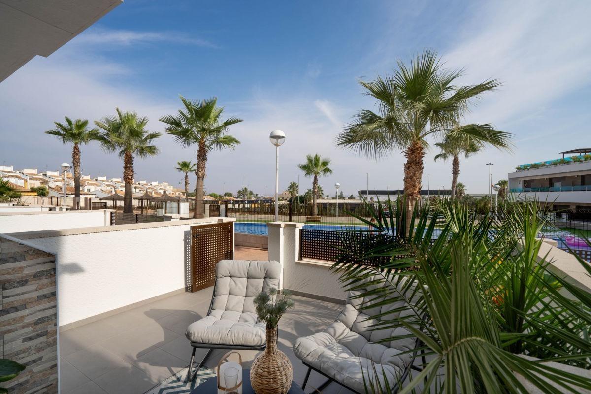 Dining area in duplex for sale in Torrevieja