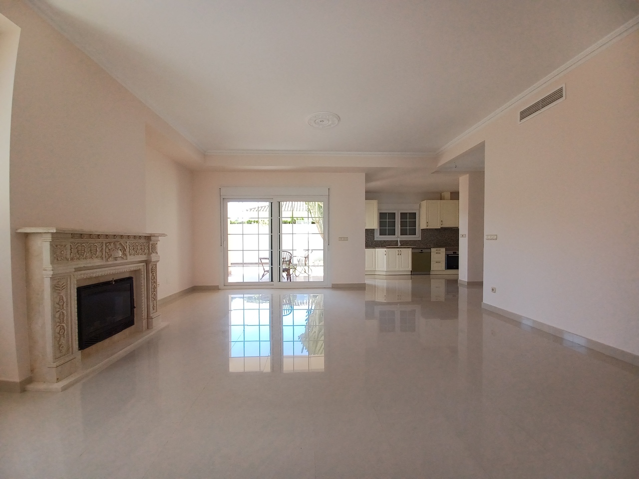 Kitchen in villa for sale in Cabo Roig