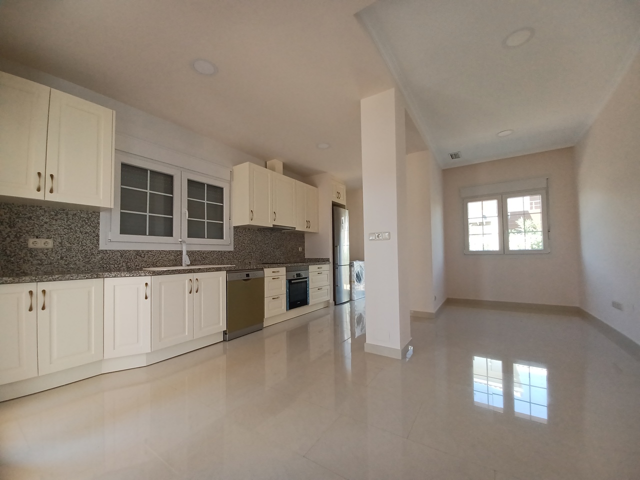 Master bedroom in villa for sale in Cabo Roig