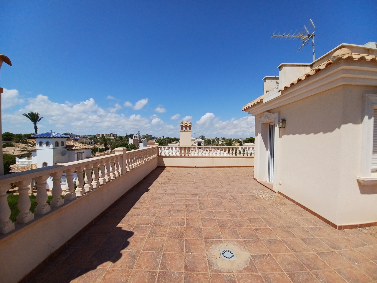 Dining area in villa for sale in Cabo Roig