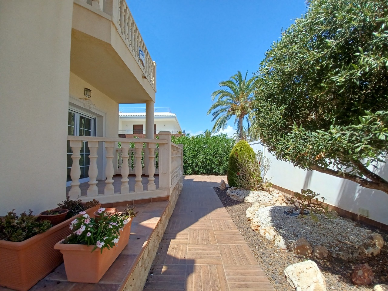 Terrace in villa for sale in Cabo Roig