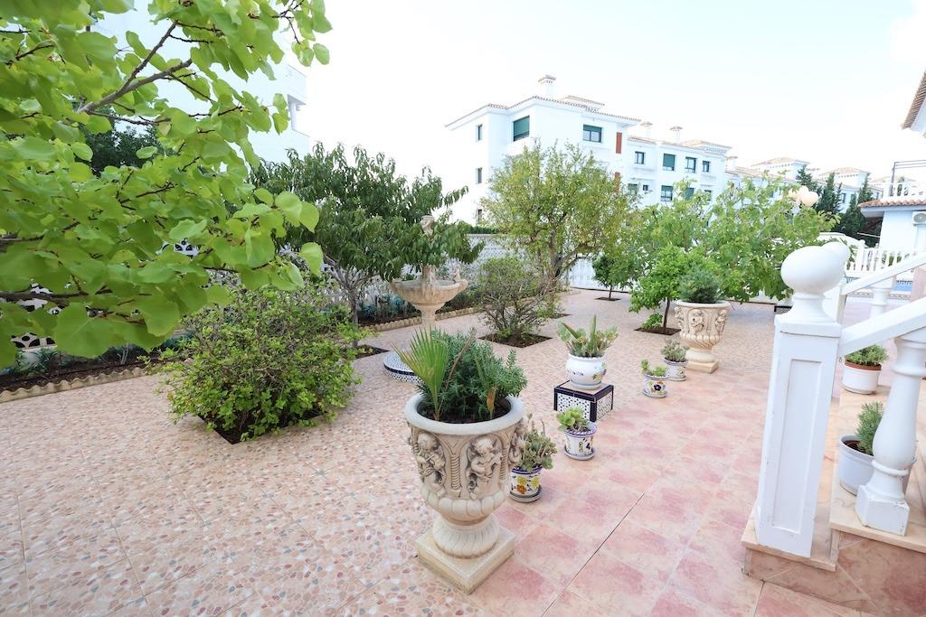 Bedroom in villa for sale in Orihuela Costa