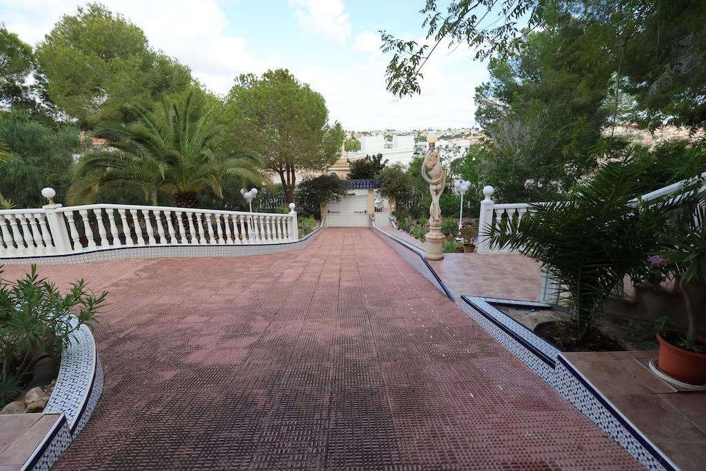 Living room in villa for sale in Orihuela Costa