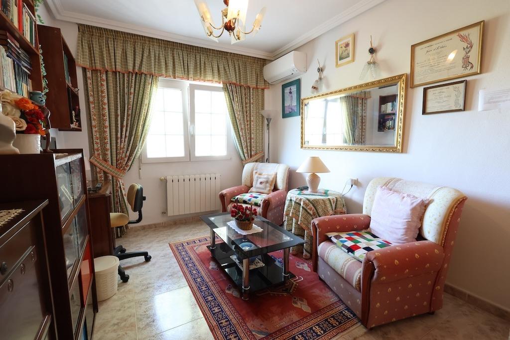 Dining area in villa for sale in Orihuela Costa