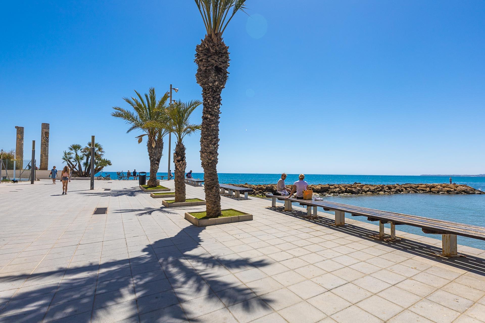 Dining area in apartment for sale in Torrevieja