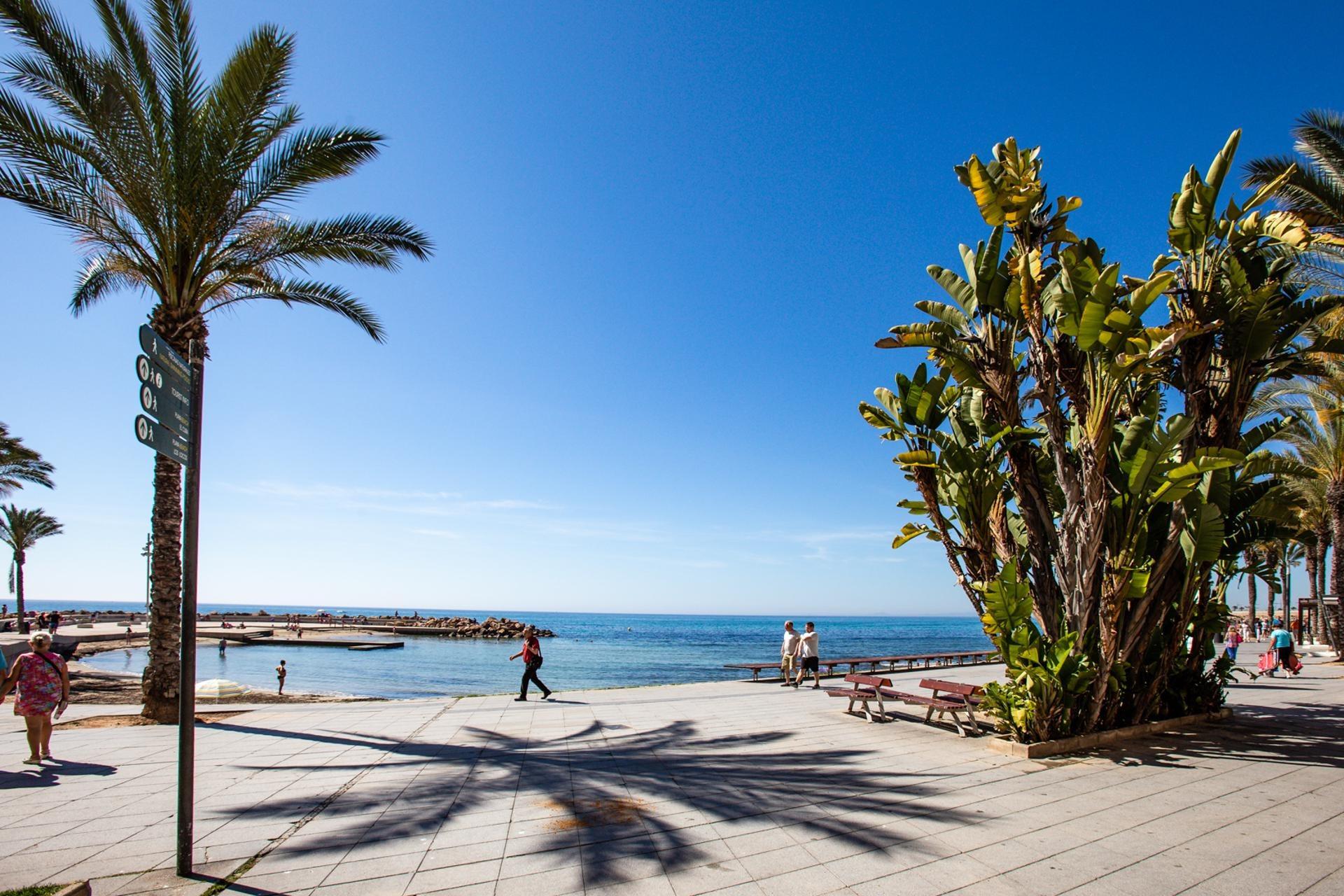 Living room in apartment for sale in Torrevieja