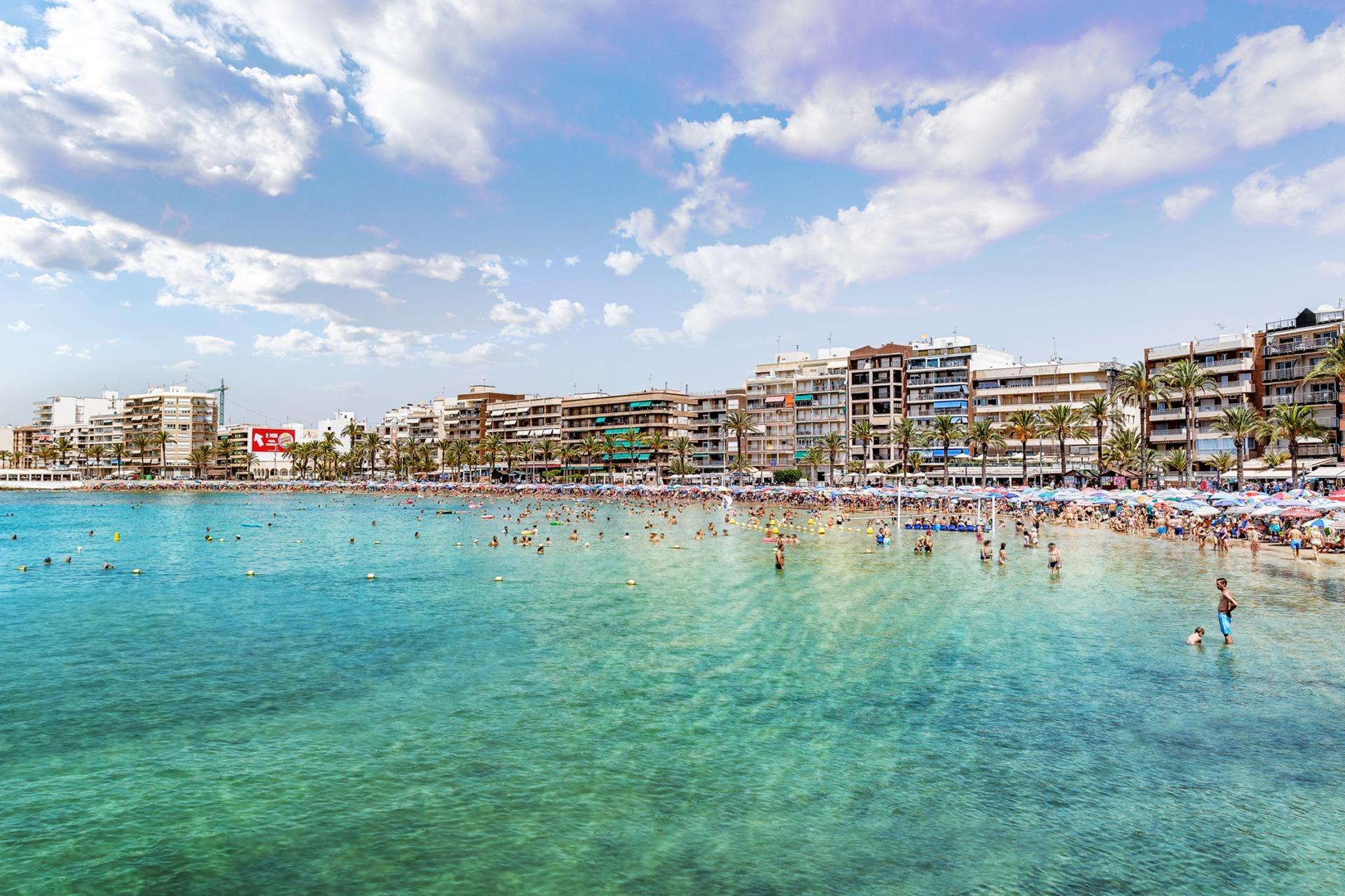 Pool area in apartment for sale in Torrevieja
