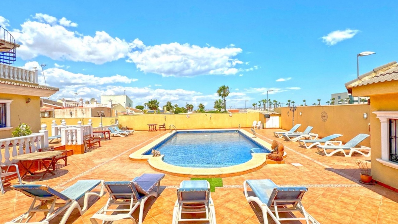 Living room in villa for sale in Torrevieja