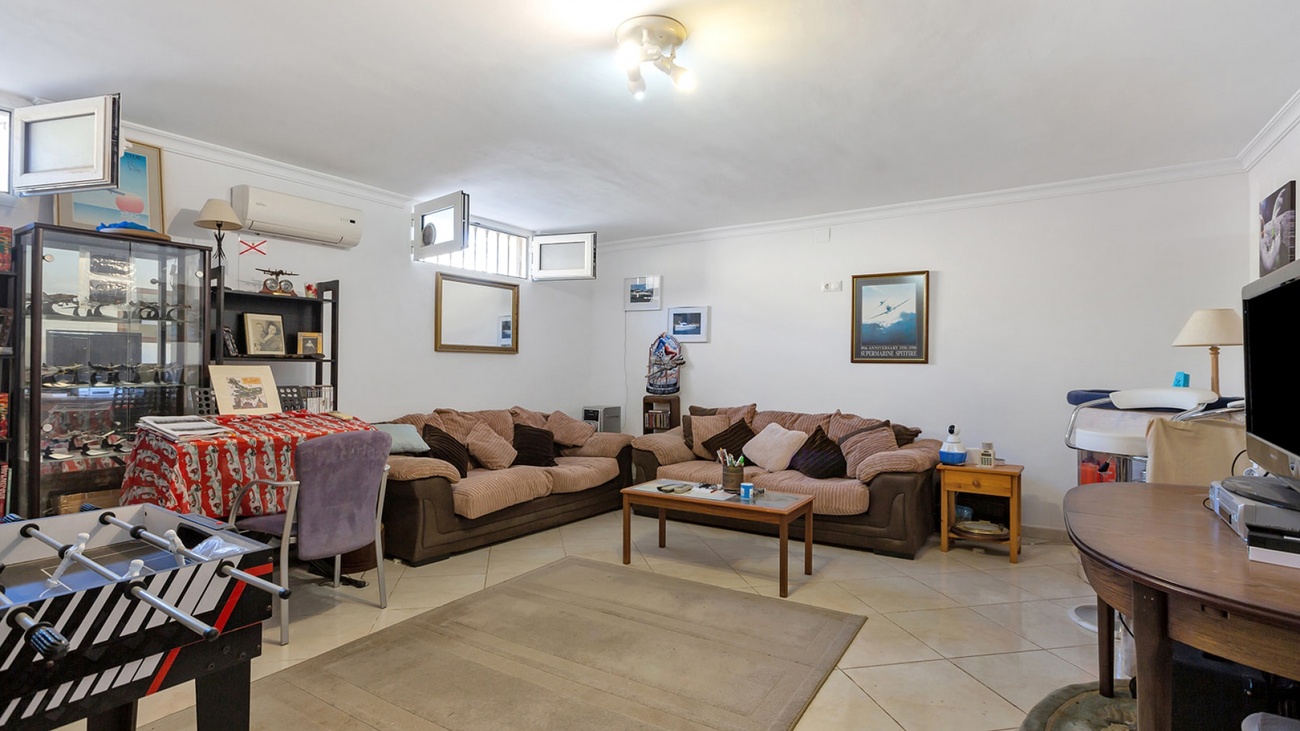 Bathroom in villa for sale in Torrevieja