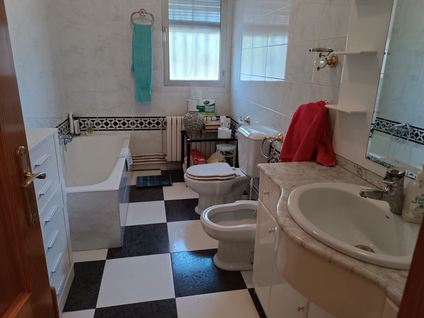 Master bedroom in villa for sale in Yecla