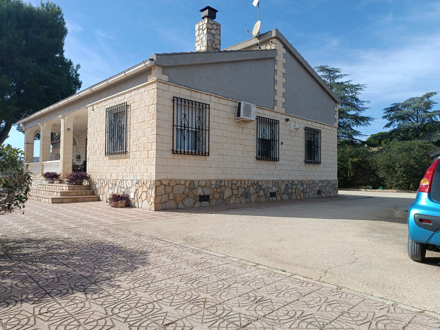 Terrace in villa for sale in Yecla