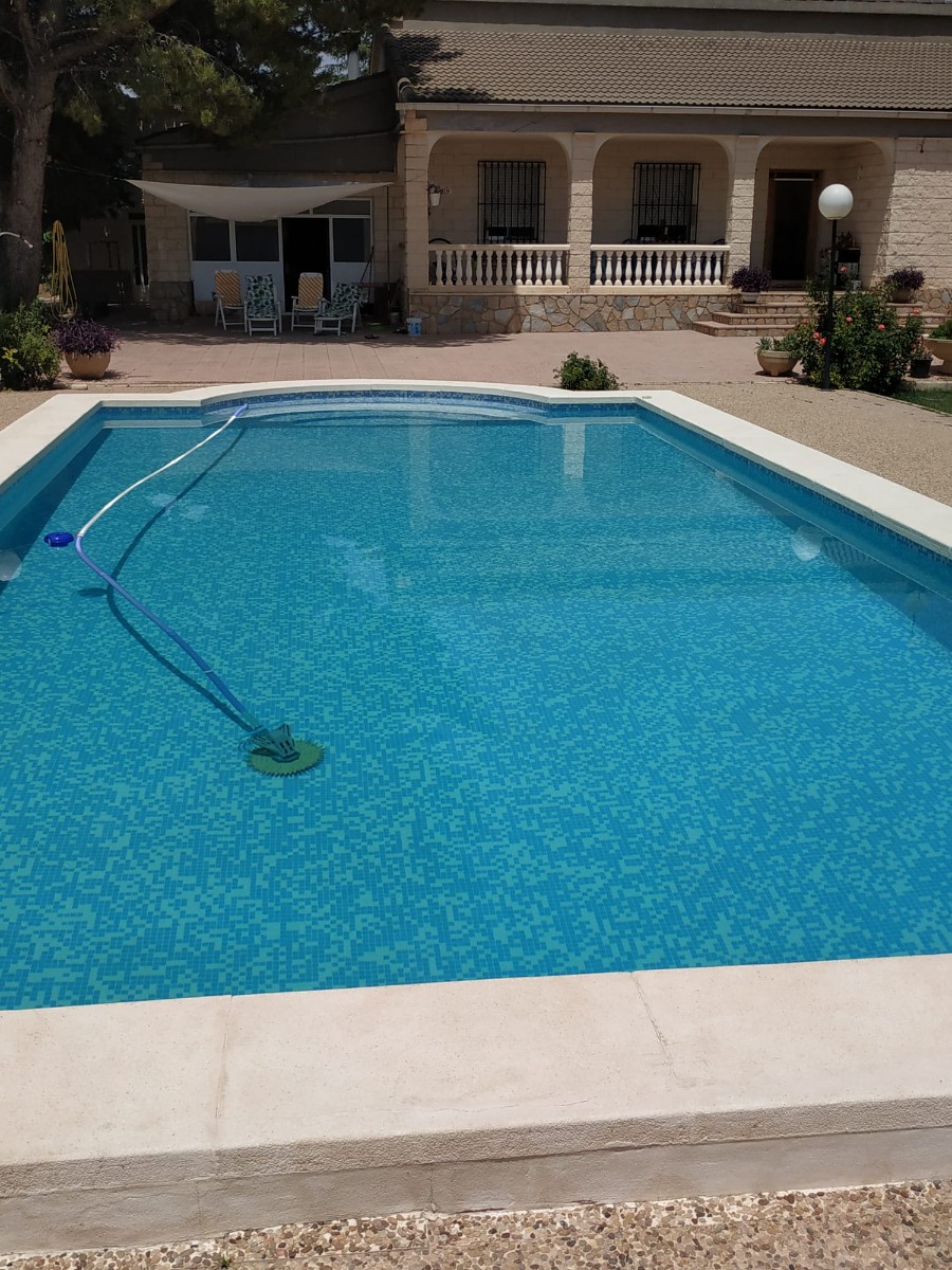 Dining area in villa for sale in Yecla