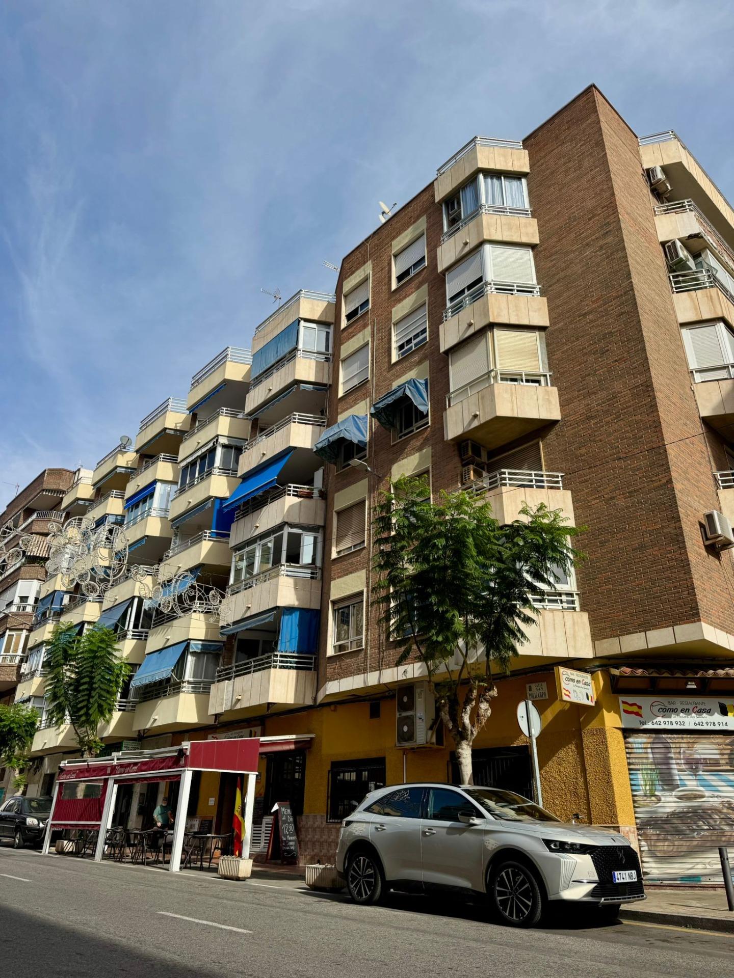 Terrace in apartment for sale in Torrevieja