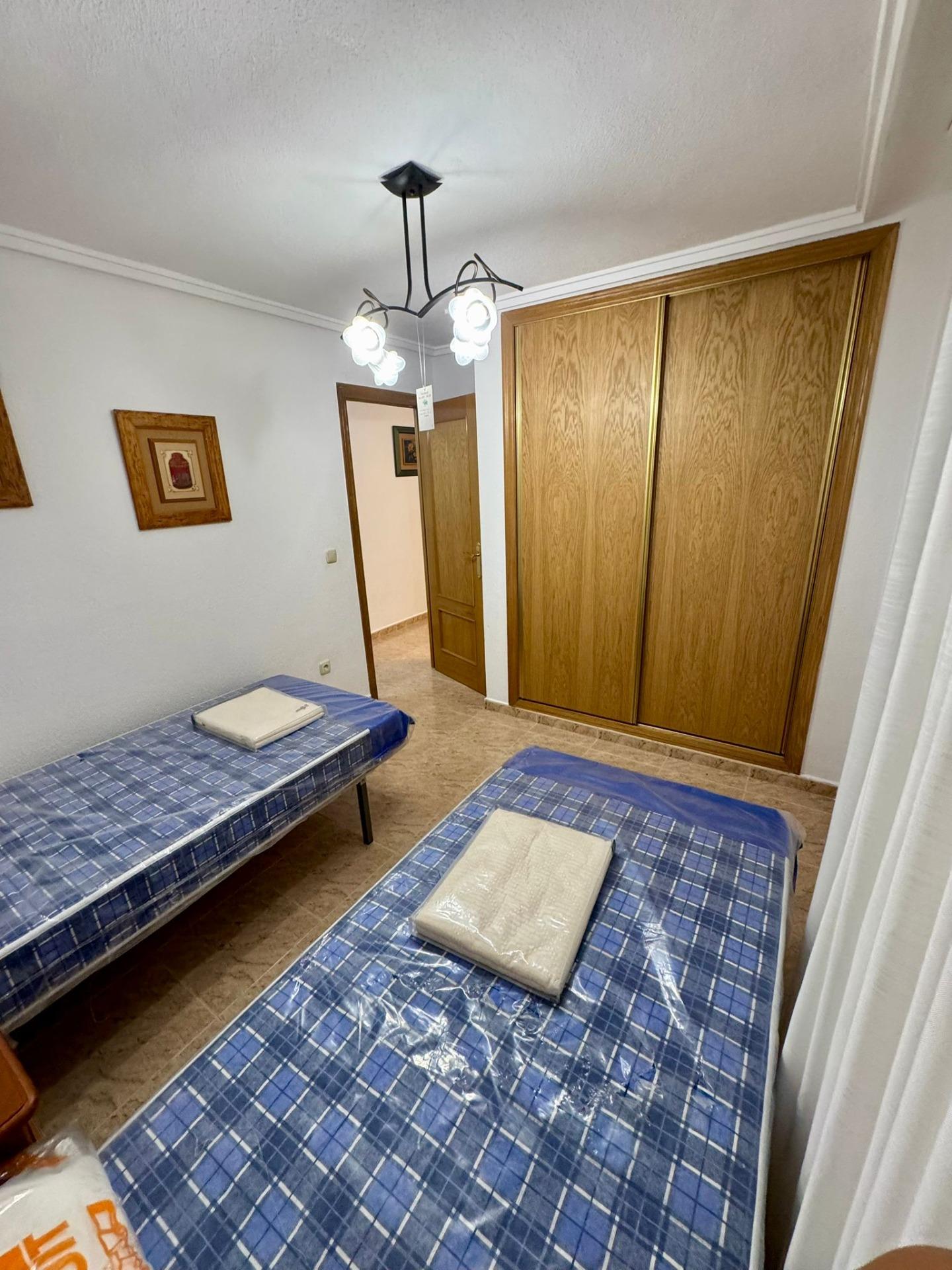 Bedroom in apartment for sale in Torrevieja