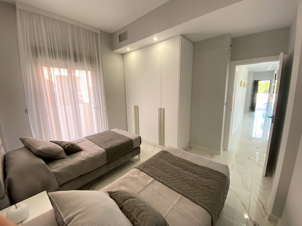 Kitchen in villa for sale in Orihuela Costa