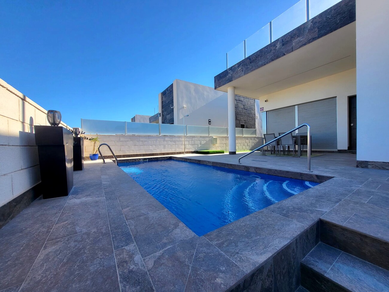 Garden in villa for sale in Orihuela Costa