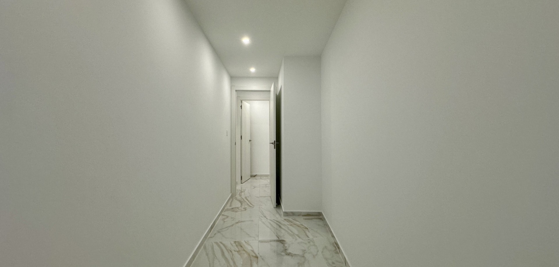 Master bedroom in apartment for sale in Torrevieja