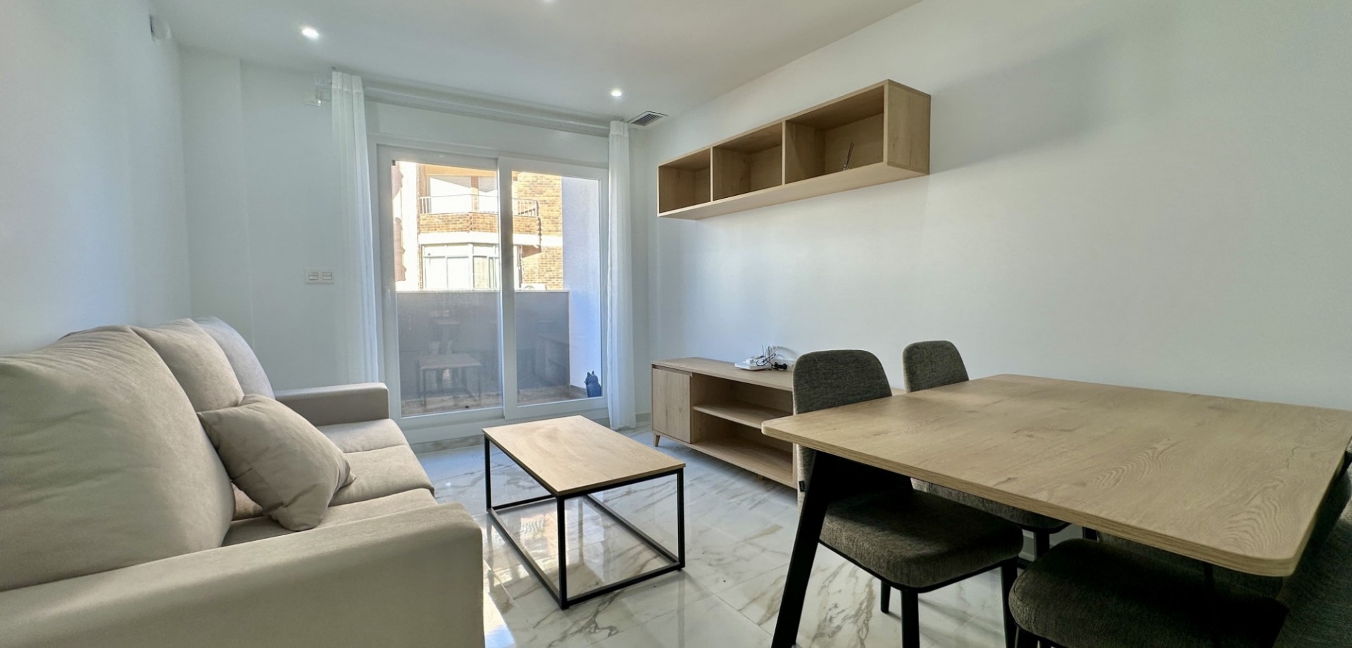 Terrace in apartment for sale in Torrevieja