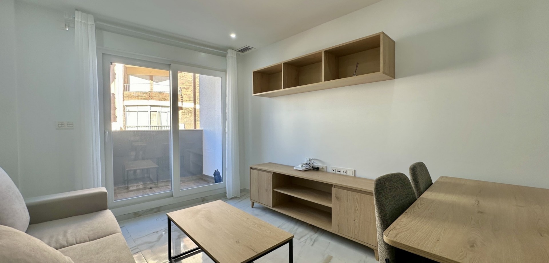 Bedroom in apartment for sale in Torrevieja