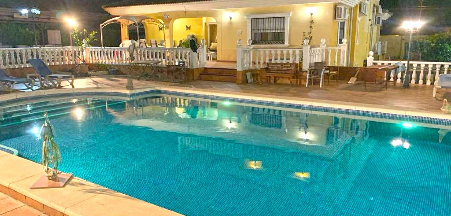 Bathroom in villa for sale in Torrevieja