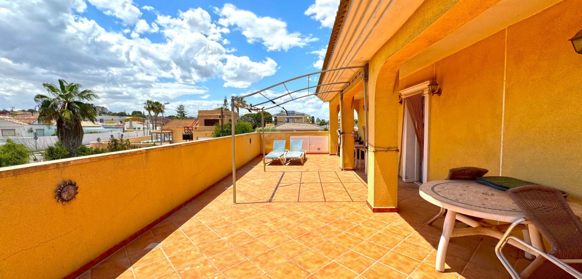 Dining area in villa for sale in Torrevieja