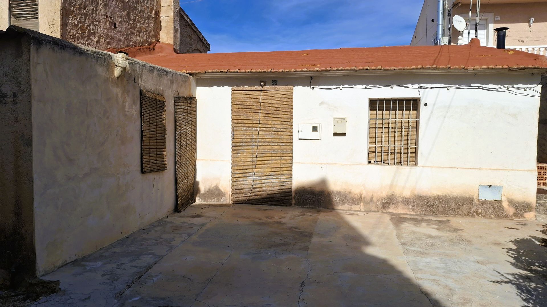 Garden in terraced for sale in Mahoya