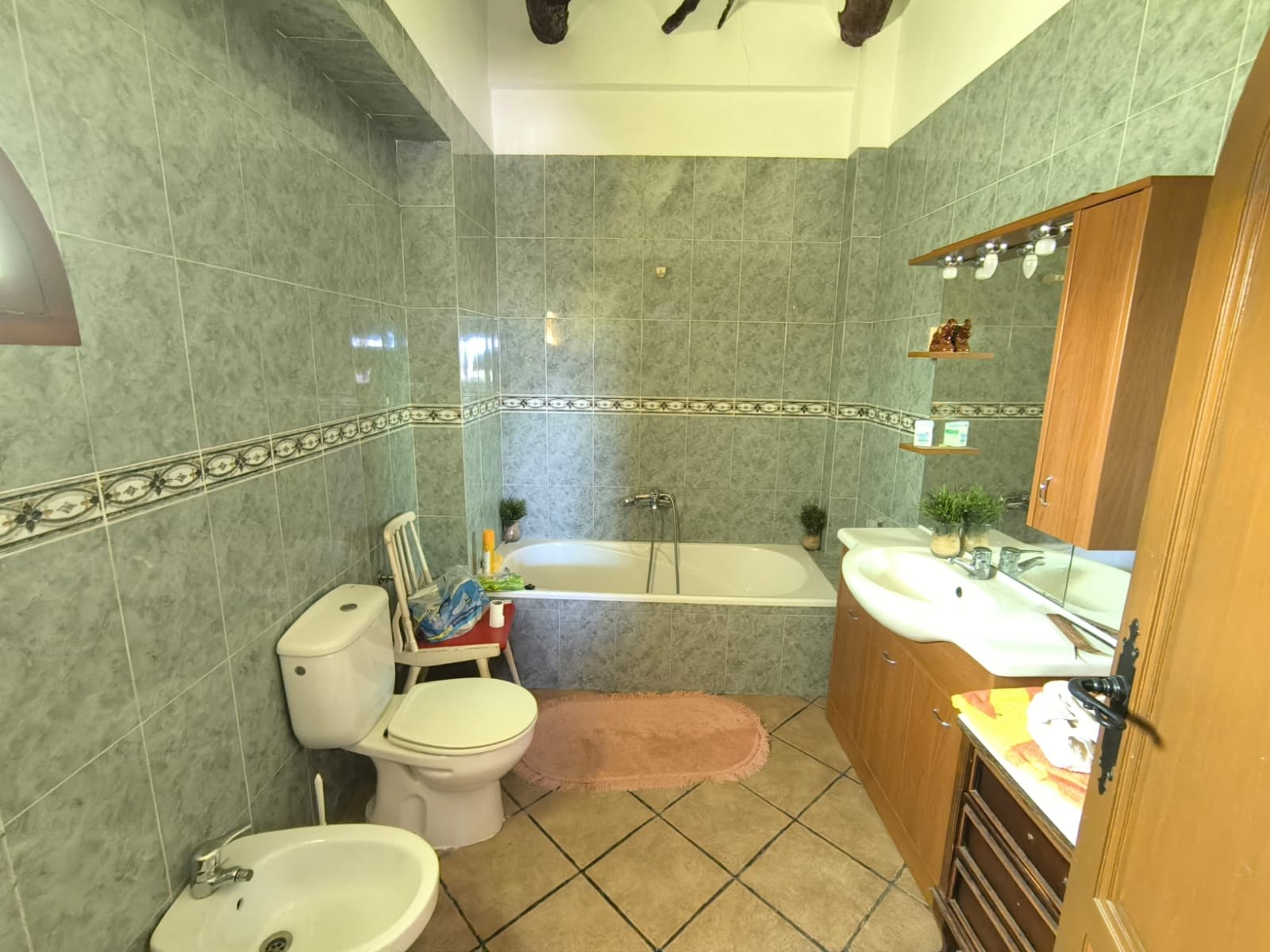 Master bedroom in villa for sale in Novelda