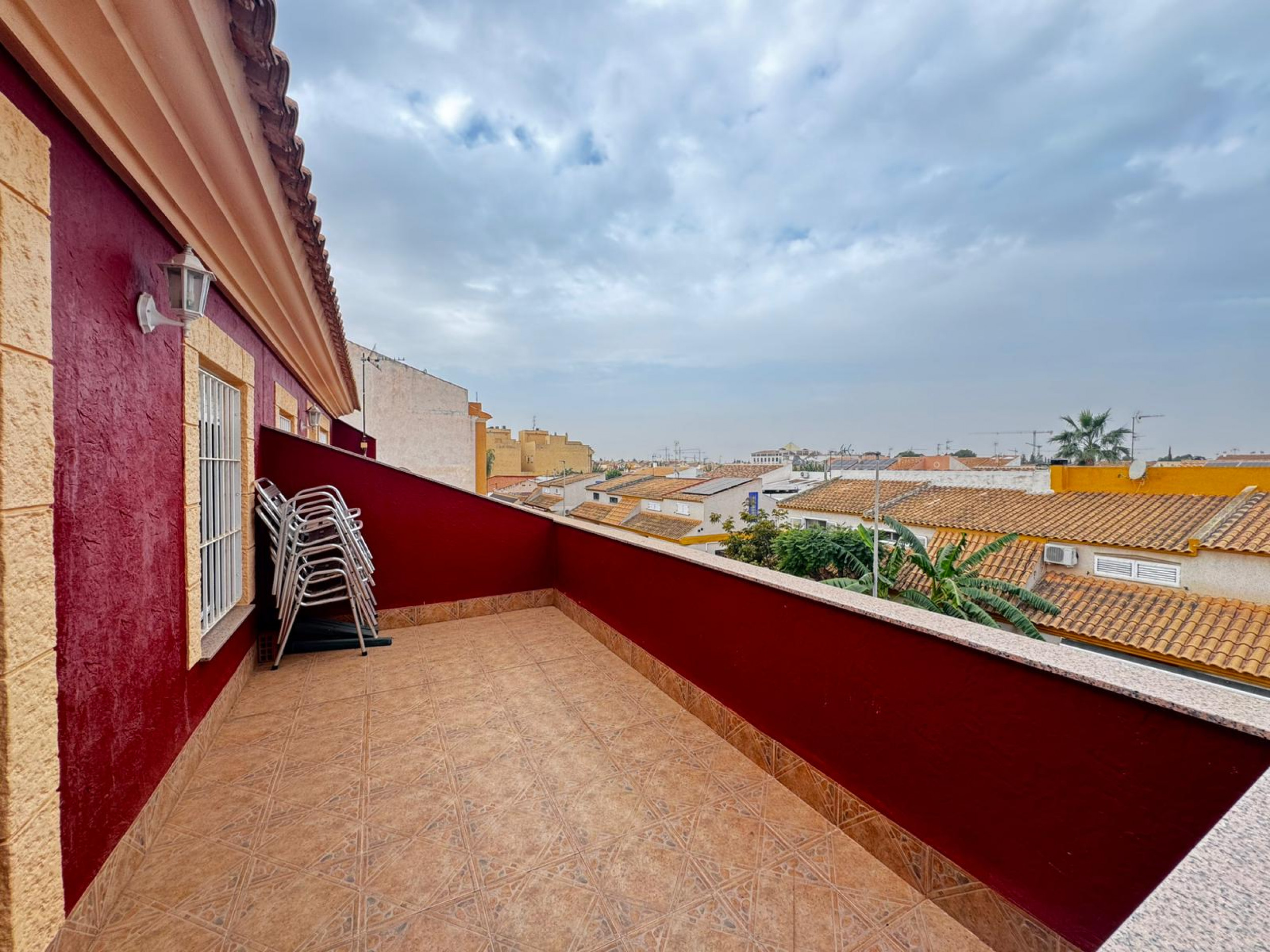 Garden in villa for sale in Los Alcazares