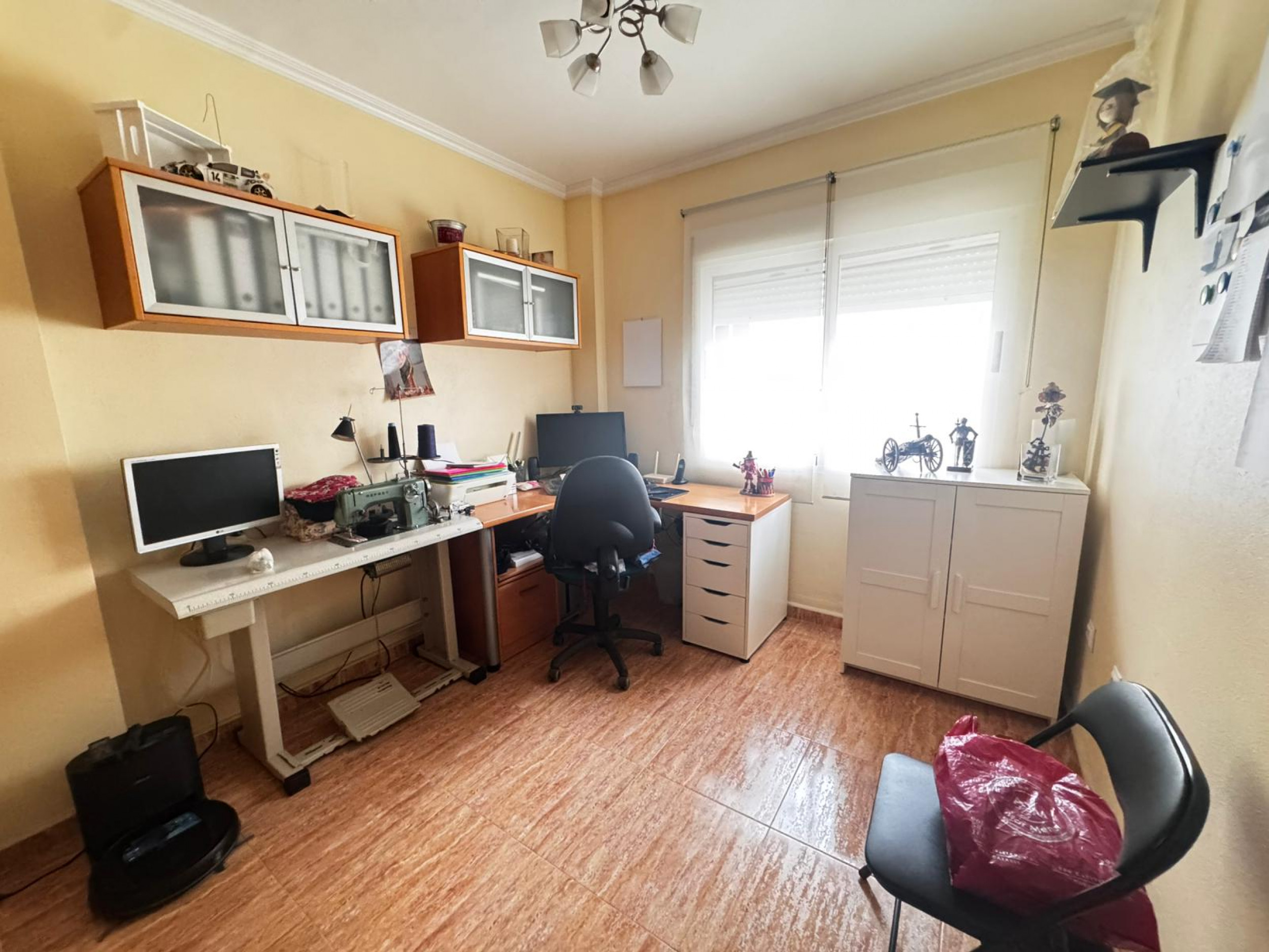 Master bedroom in villa for sale in Los Alcazares