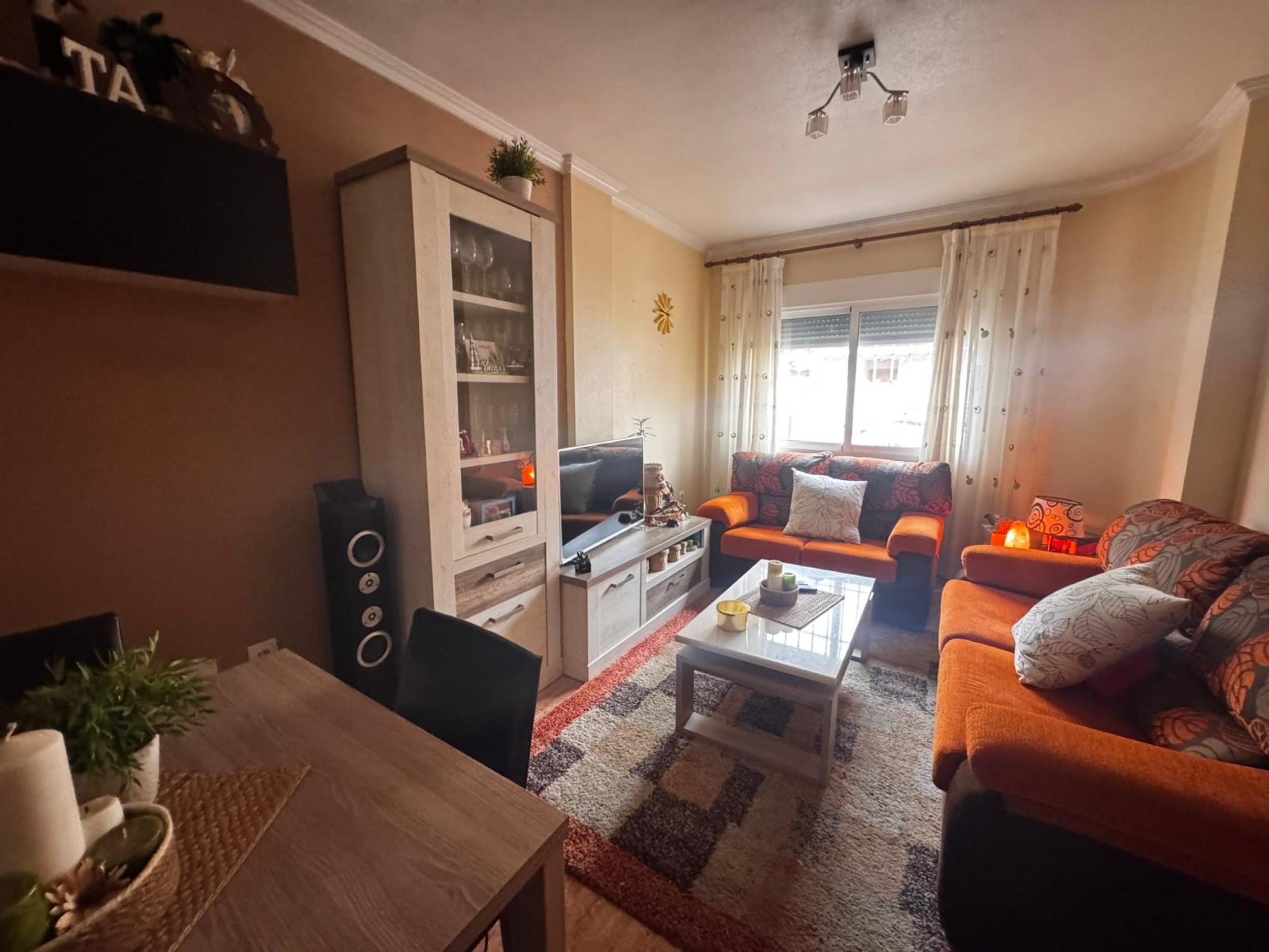 Discover this fantastic semi-detached house in Los Alcázares, Murcia, the perfect place to enjoy lei