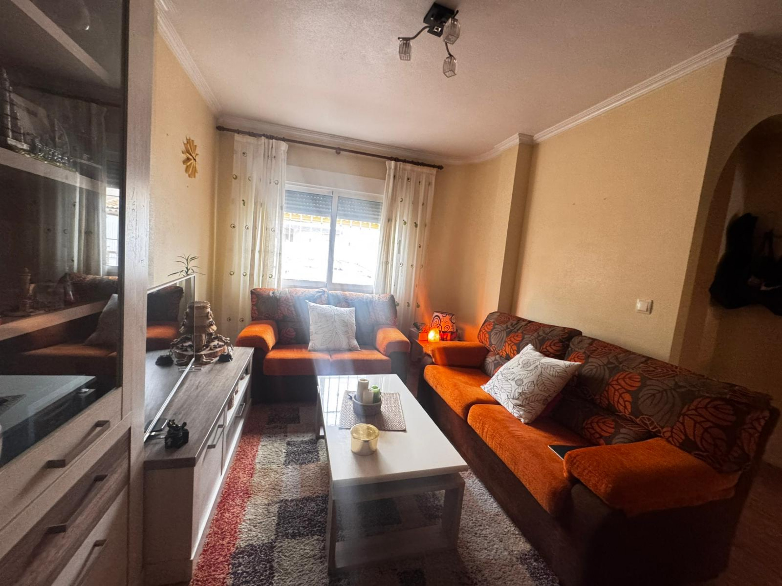 Discover this fantastic semi-detached house in Los Alcázares, Murcia, the perfect place to enjoy lei