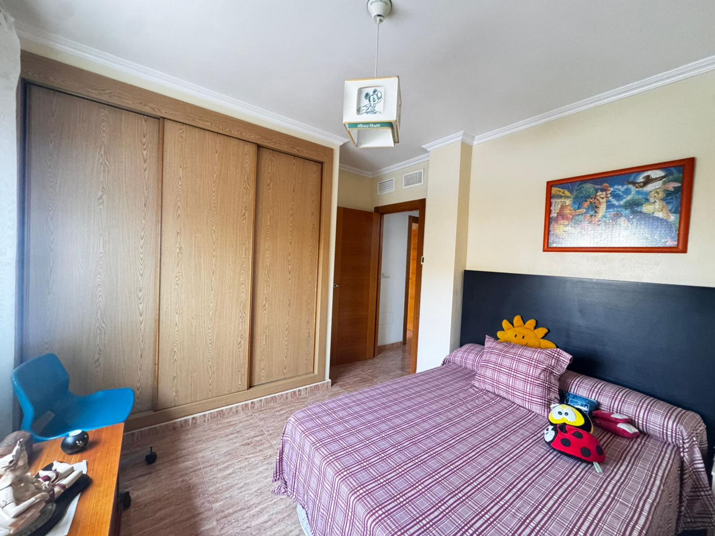 Bedroom in villa for sale in Los Alcazares