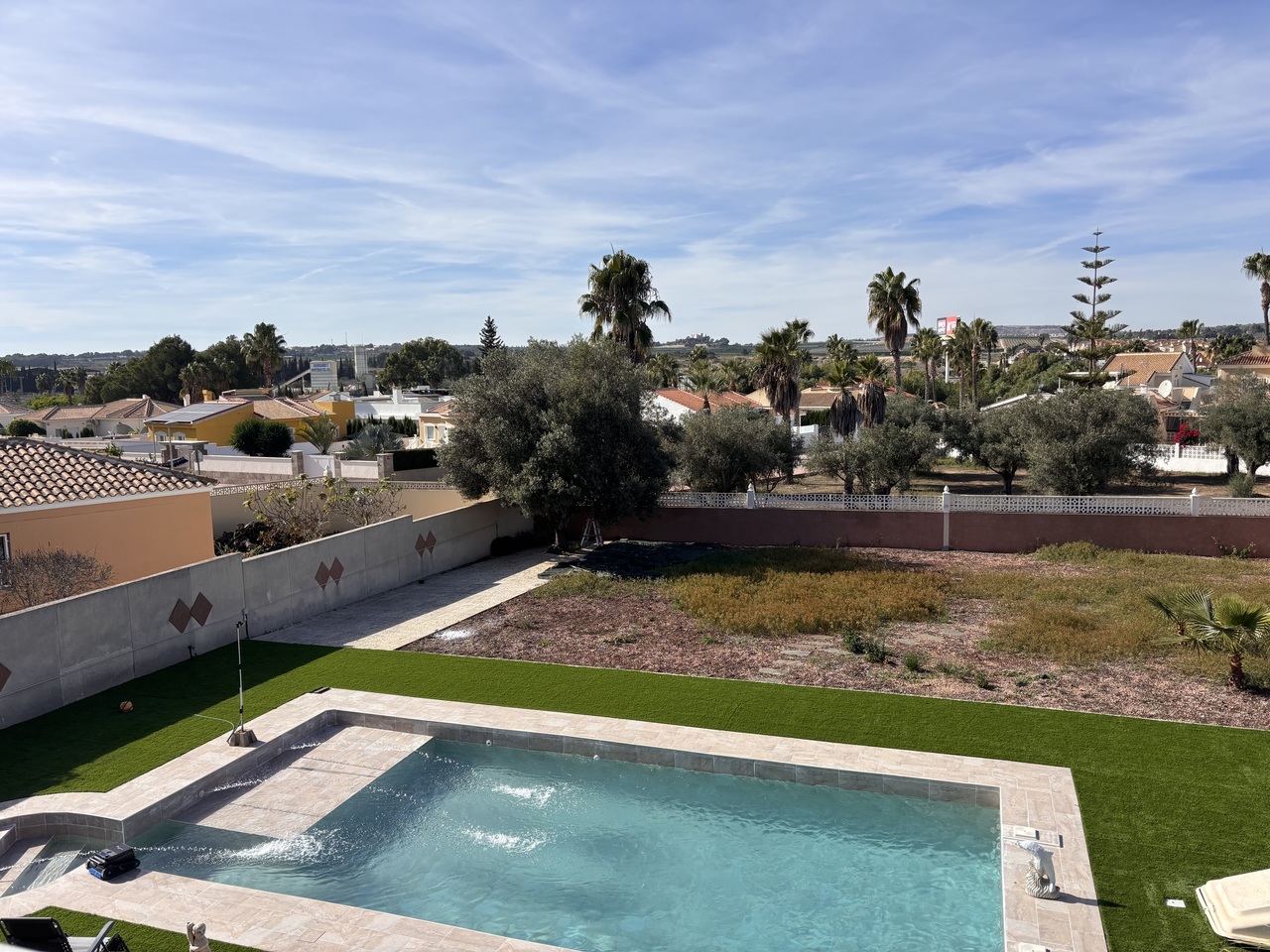 Master bedroom in villa for sale in Benijofar