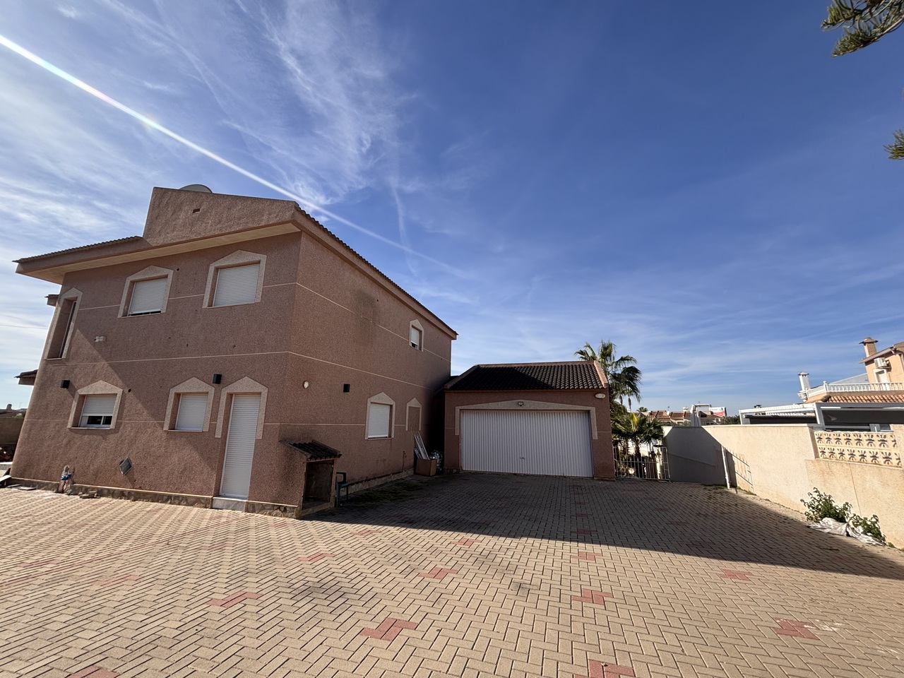 Pool area in villa for sale in Benijofar