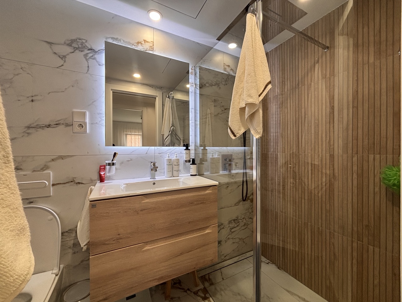 Master bedroom in apartment for sale in Lo Pagan