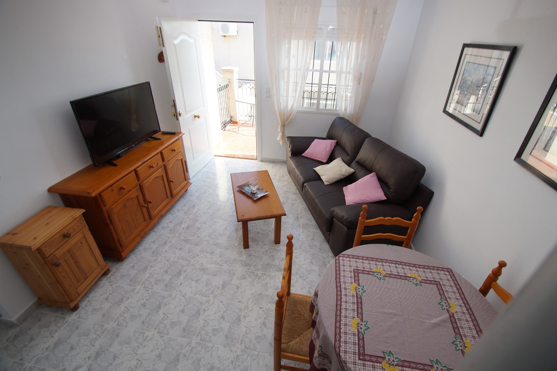 Dining area in bungalow for sale in Orihuela Costa
