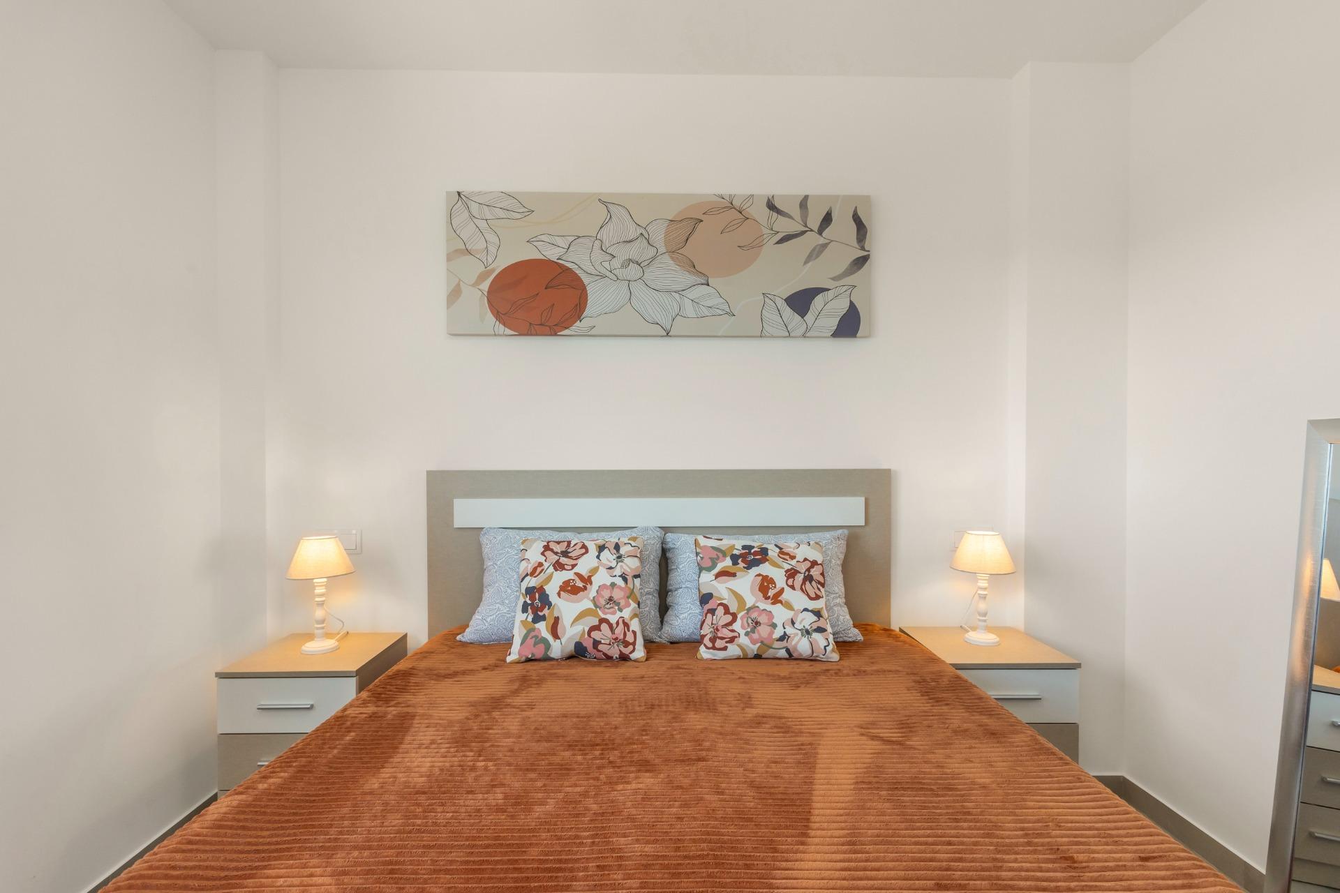 Bedroom in apartment for sale in Los Alcazares