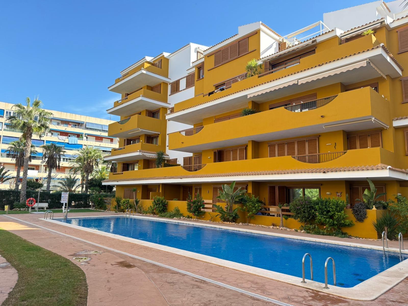 Bedroom in apartment for sale in Torrevieja