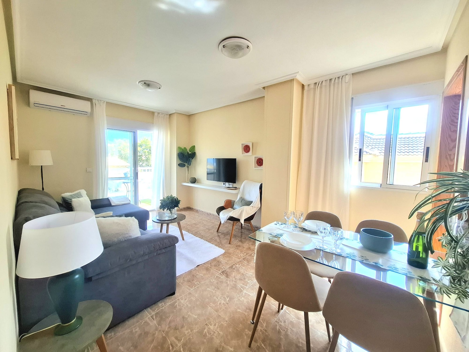 Terrace in apartment for sale in Torrevieja