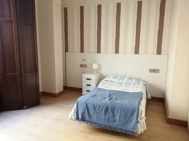 Master bedroom in villa for sale in Orihuela