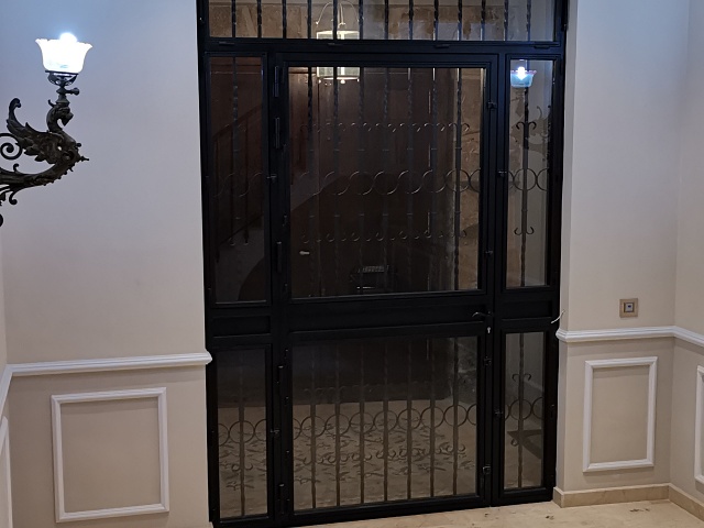 Bedroom in villa for sale in Orihuela